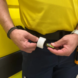 Porta-esparadrapo con rompe-ampollas integrado