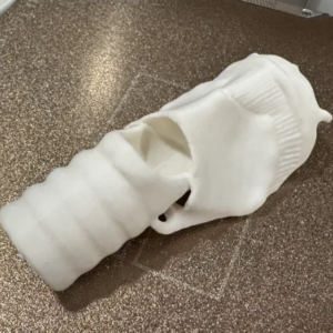 Modelo de Entrenamiento de Vía Aérea Cricotiroidea (Cric)